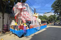 Xót xa xe đèn lồng khổng lồ ở Tuyên Quang "nằm đắp chiếu"