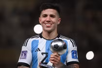Điều ít biết về "Golden boy" cùng Argentina vô địch World Cup 2022