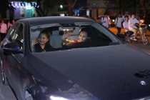 Phương Oanh 'Quỳnh búp bê' rao bán Mercedes E250 có giá gần 2,5 tỷ