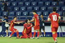 "Nghệ sĩ" đội tuyển Việt Nam nhấn chìm "võ sĩ" Indonesia 4-0