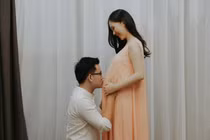 Vừa học đại học vừa mang bầu, Hoa khôi Tràng An vẫn tốt nghiệp loại giỏi