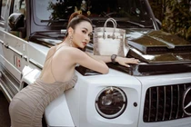 Dù đã 2 con, vợ hai Minh Nhựa vẫn chăm khoe body