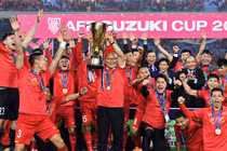 Báo Hàn thẳng thừng chê VFF trả lương bèo cho HLV Park Hang-seo