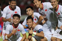Ghi bàn vào lưới Indonesia, Duy Mạnh ăn mừng “đốn tim” hội chị em