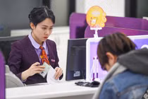 Hé lộ thu nhập hàng tháng của Chủ tịch, tổng giám đốc ngân hàng