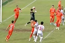 Đoàn Văn Hậu bị tố "xấu chơi", netizen đòi phải có án phạt thích đáng