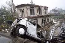 Siêu bão Hagibis chớm đổ bộ, nhiều nơi ở Nhật Bản đã tan hoang