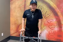 Tròn 1 năm kéo chân, Khoa Pug đã có thể đi lại không tập tễnh