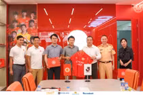 Đại diện CLB Công an Hà Nội gặp Giám đốc kinh doanh J.League