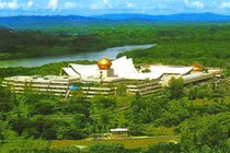 Cung điện nghìn phòng của vị vua Đông Nam Á giàu “nứt đố đổ vách”