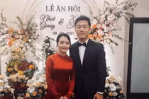 Dù đã về chung nhà, Lương Xuân Trường và vợ hiếm hoi flex tình cảm