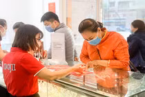 Giá vàng hôm nay 4/7: Cuối tuần ít biến động