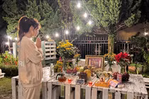 Lê Bống cúng Tổ nghề sân khấu, netizen vào cà khịa gì?