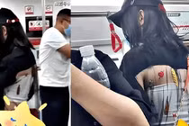 Mặc phản cảm trên tàu điện, cô gái gây ngao ngán