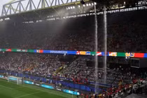 Bên lề EURO 2024: Xuất hiện "kỳ quan thác nước" ở Signal Iduna Park