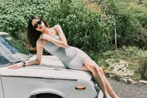 Nữ tiếp viên hàng không có body "mình hạc xương mai" gây chú ý