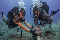 Đố bạn biết vì sao cáp quang Internet lại được đặt dưới đáy biển? 