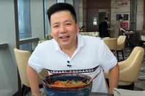 Phản ứng của Khoa Pug ra sao khi thưởng thức “tô phở chọc trời”