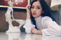 Chết mê với nhan sắc cô gái "phá giá" bà Tân Vlog trên Youtube