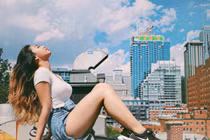 Nhan sắc nóng bỏng của hot girl đai đen Vịnh Xuân phim “Lật mặt“