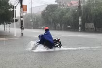 Dự báo thời tiết hôm nay: Mưa lớn, khả năng xảy ra lốc, sét và gió giật mạnh