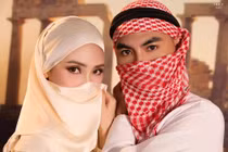 Nữ MC bị “gạ” ăn tối “ngàn đô” công khai bạn trai cầu thủ