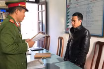Hà Tĩnh: Bắt thanh niên 'làm chuyện người lớn' với bé gái 14 tuổi 
