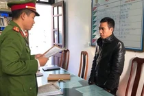 Hà Tĩnh: Bắt thanh niên 'làm chuyện người lớn' với bé gái 14 tuổi 