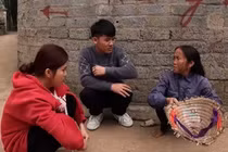 Bà Tân Vlog lại chiêu trò cầm nón ra đường ngồi xin ăn?