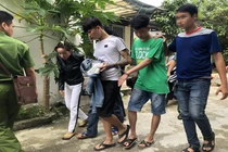 Bắt quả tang 2 cô gái 'phê' ma túy cùng 4 gã đàn ông trong nhà nghỉ