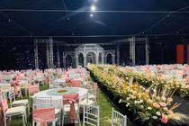 Hé lộ hôn trường sân bóng chẳng kém khách sạn 5 sao của Duy Mạnh