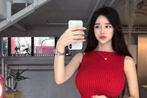 Nữ MC game xứ Kim Chi có vòng một "1m" gây thương nhớ