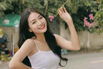 Gái xinh FAP TV chia sẻ bị liệt dây thần kinh một bên mặt