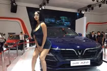 Người mẫu “xôi thịt” bên ô tô Vinfast, đâu là chân tướng sự việc?