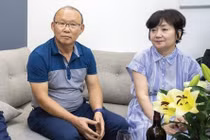 HLV Park Hang Seo và hôn nhân đẹp - bền - uy tín với bà xã