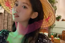 Đội nón lá Việt Nam, gái xinh Hàn Quốc được khen hết lời