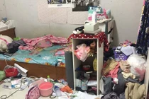 Hết muốn nói với kiểu bạn cùng phòng ở bẩn bốc mùi hôi hám