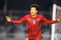 Đức Chinh tỏa sáng, U22 Việt Nam vùi dập Campuchia hiên ngang vào chung kết