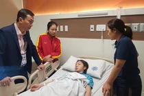 Xót xa trung vệ đội tuyển Việt Nam nhập viện ngay sau khi giành HCV 