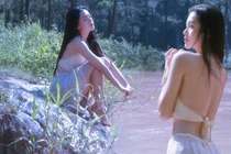 "Nữ thần tắm suối Việt Nam" khoe 2 bằng cử nhân tuổi 27