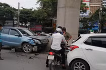Danh tính tài xế QM5 RE25 tông xe liên hoàn trên phố Hà Nội