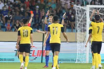 Chiếc thẻ đỏ làm U23 Thái Lan ôm hận ngày ra quân SEA Games 31