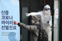 Trung Quốc phong tỏa thêm một thành phố vì virus Corona