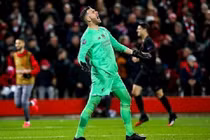 Adrian sẽ bị Liverpool trừng phạt tàn nhẫn hơn Karius