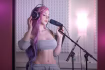 Nữ coser hóa thân nóng bỏng thành nữ tướng LMHH là ai?