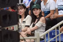 Bị chụp lén trên sân bóng, gái xinh Tú Linh khẳng định nhan sắc