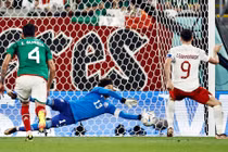 Lewandowski sút 11m trượt, Ba Lan chia điểm đáng tiếc với Mexico