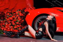 Vợ hai đại gia Minh Nhựa trẻ đẹp, ưa diện đồ khoe body