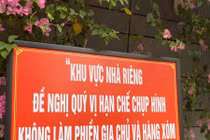 Điểm "check-in" TP HCM treo biển hạn chế chụp hình gây xôn xao