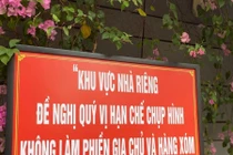 Điểm "check-in" TP HCM treo biển hạn chế chụp hình gây xôn xao